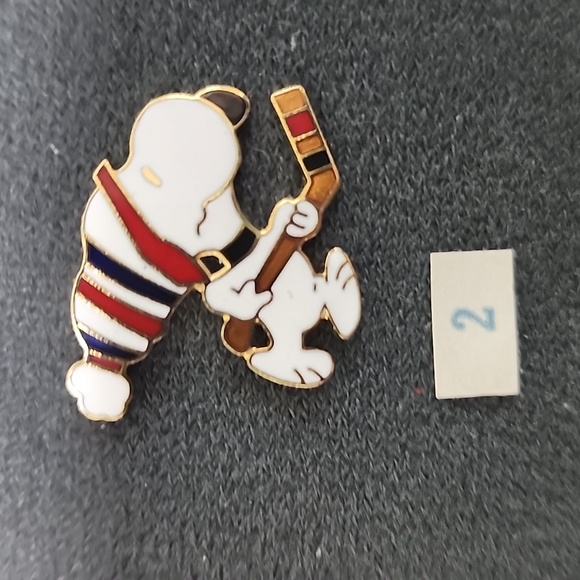Other - Snoopy Hockey pin NEW